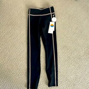 XS Viouri leggings , brand new, perfect condition, black with beige stripes